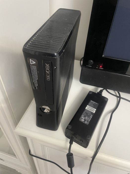 Xbox 360 slim прошитый 250гб