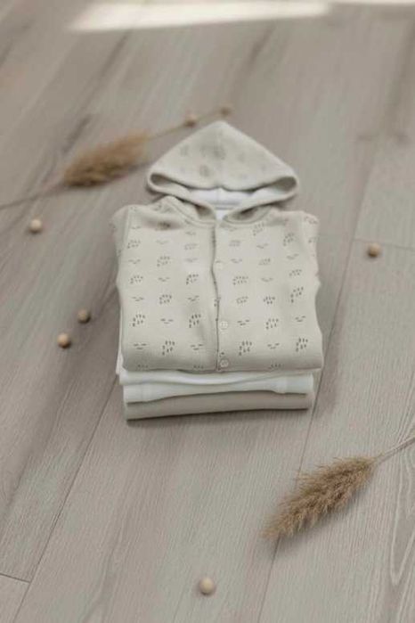 Комплект от 3 части Little Land от 100% памук (3-6-9-12 месеца). Разгледайте още предложения на www.littlelandbg.com