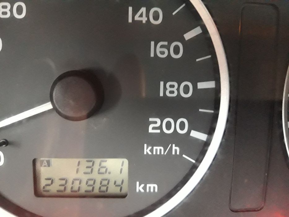 автомашина митсубиси спейс стар