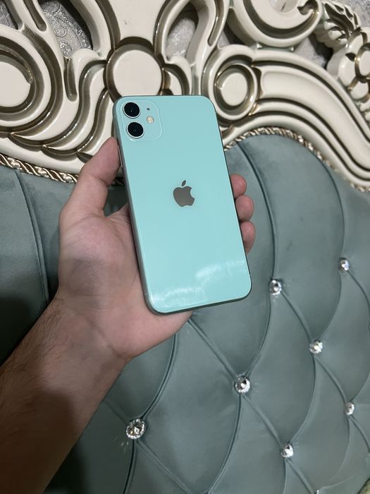 Продам телефон Айфон 11