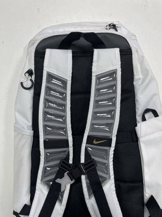 Оригинальная сумка Nike elite белого цвета