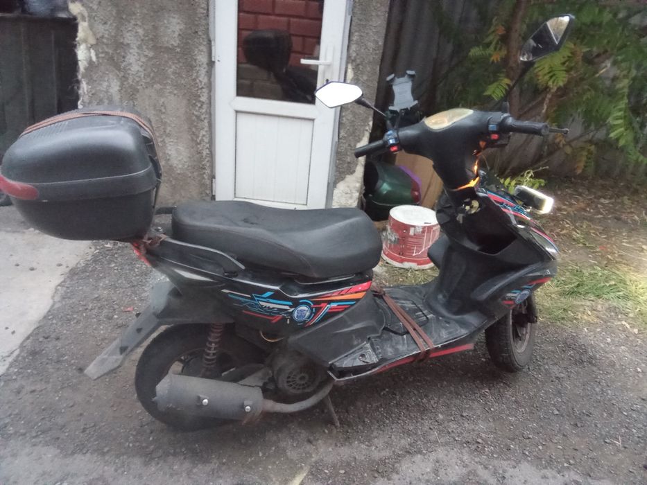 Скутер , мопед ,