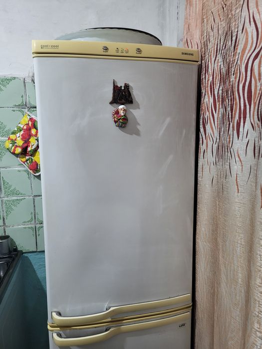 Продам холодильник Samsung Cool n Cool RL28FBSW