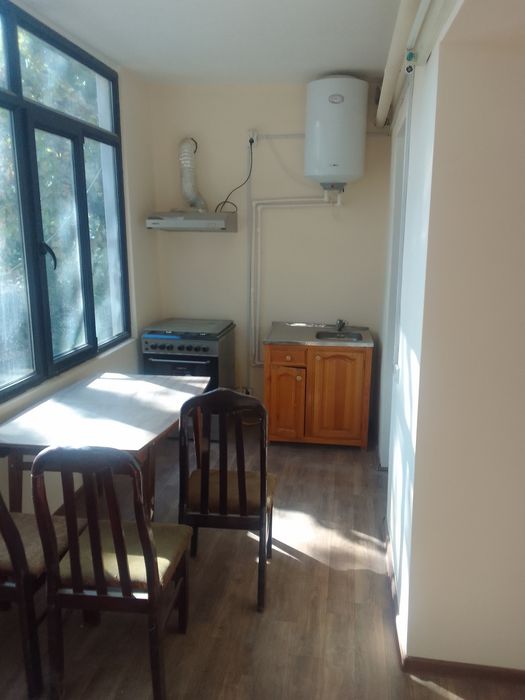 Продаётся 2 ком квартира  1 этаж 77 серия  поворот