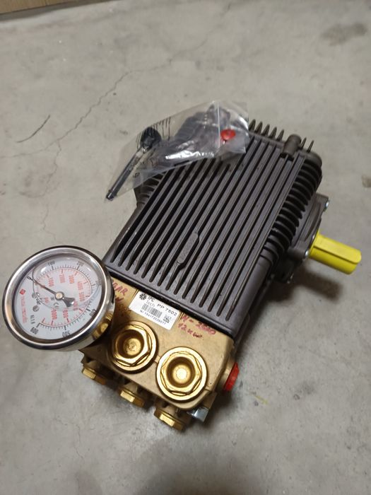 Помпа 30 литра в минута IPC PP 7502