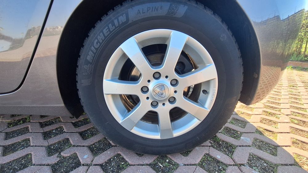 Hyundai  i30 1.6 benzina Manuala 02.11.2012