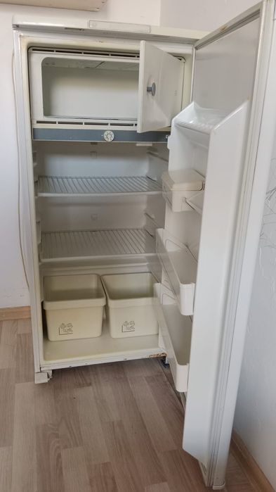 Холодильник продается