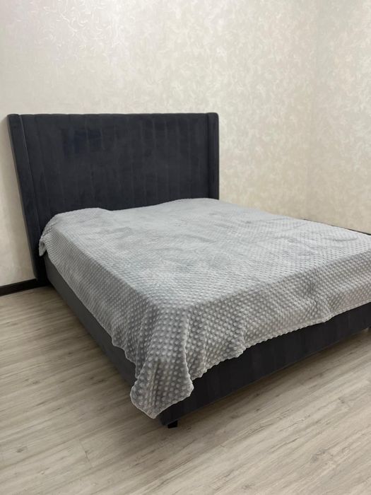 Продам двухспальную кровать
