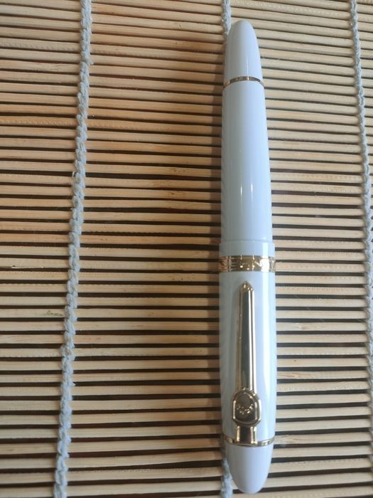 Продам перьевую ручку золотое перо!!!