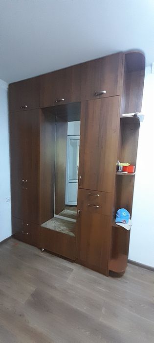 Продам прихожую мебель
