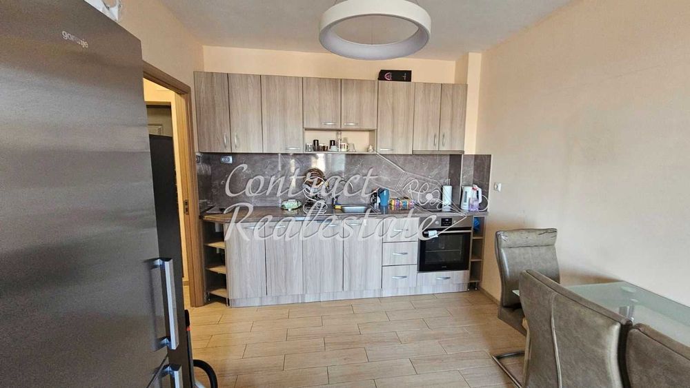 Страхотен Обзаведен Двустаен Възраждане ! Интернет и ТВ !