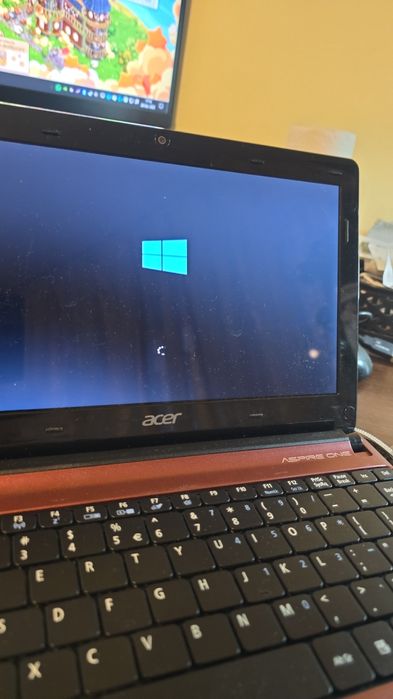 Acer Aspire D270 vacante concedii