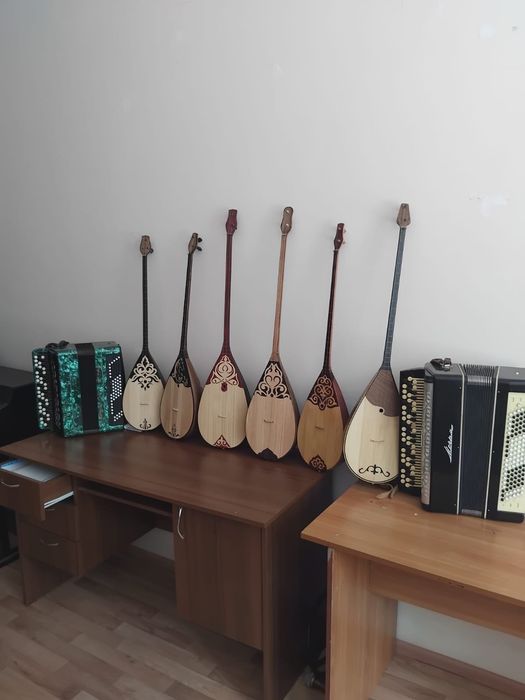 Продаются музыкальные инструменты