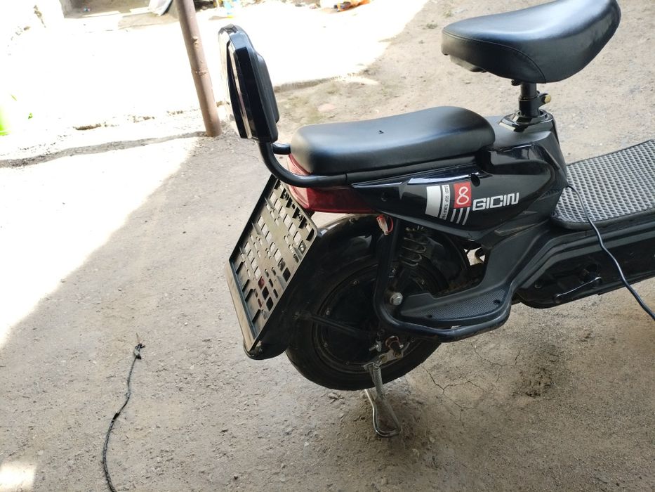 Продам электро скутер ск8