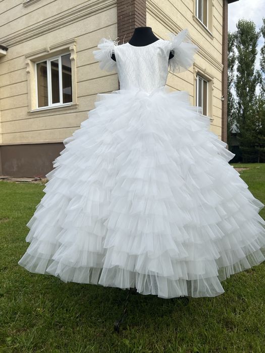 Платья бальные, пышные