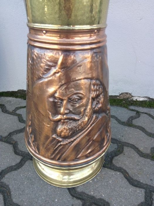 Elegant suport antic pentru bastoane, umbrele din cupru și alama ,pies