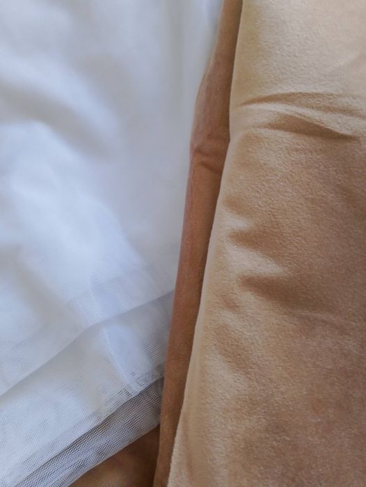 Продаю шторы велюр бежевый тюль сетка