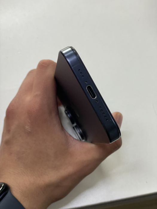 Продам IPhone 15 Pro