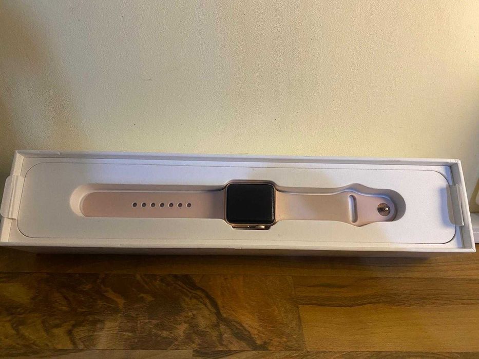 Apple Watch Series 3 – 38 мм алуминий в розово, GPS + LTE, с 2 каишки