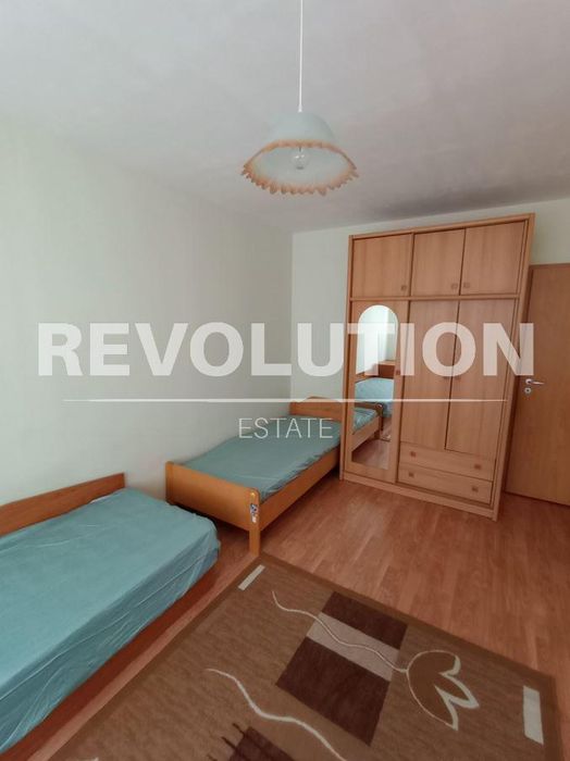 Дава се под наем Двустаен апартамент в Варна, Левски - 70 кв.м за 500 € - Снимка #3