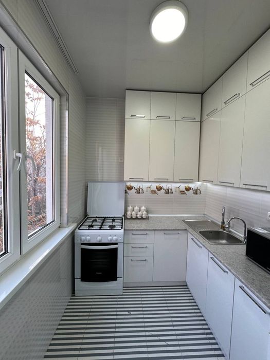 Чиланзар 3. Срочно. Продаю. 2 х комнатная ЕВРО РЕМОНТ