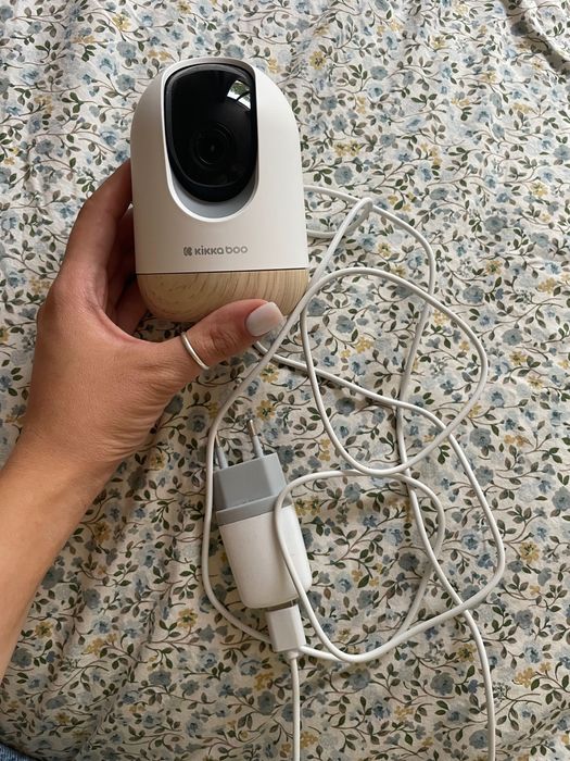 Продавам камера с wifi връзка