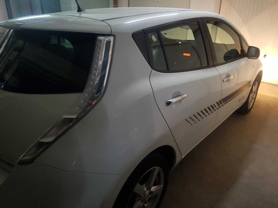 Nissan Leaf electric drive електрически автомобил