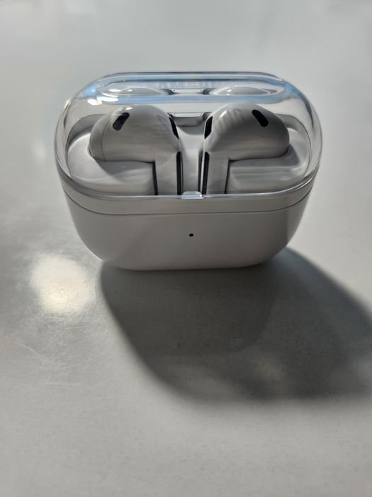 Продавам Samsung Galaxy Buds 3 White
