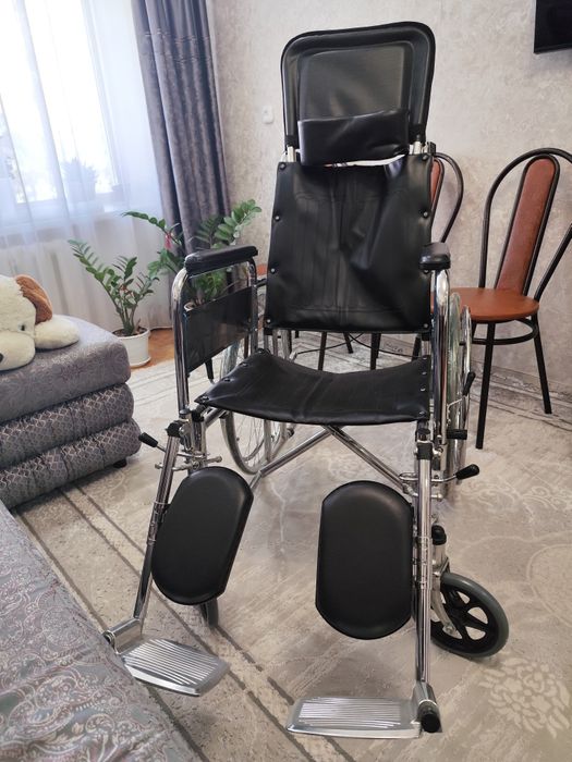 Продам кресло - коляску.