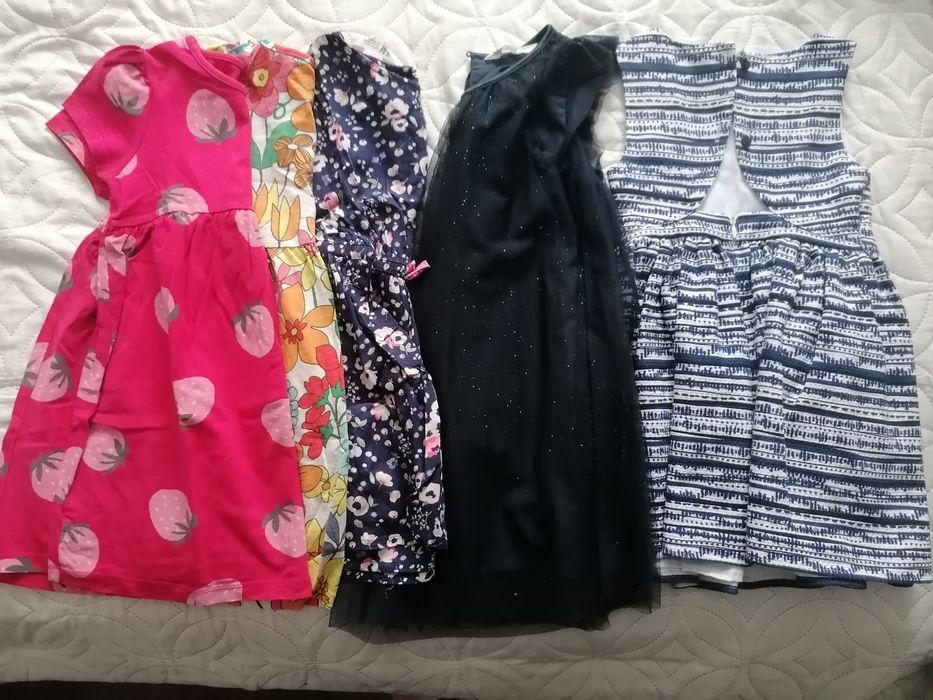 Lot rochițe / 4-5 ani