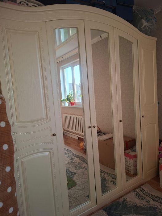 Спальни гарнитуры