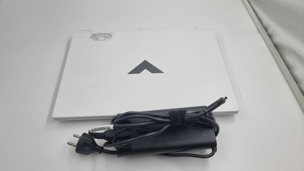 Laptop HP Victus [Amanet Club Caro]