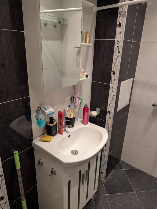 Шкаф за баня с мивка