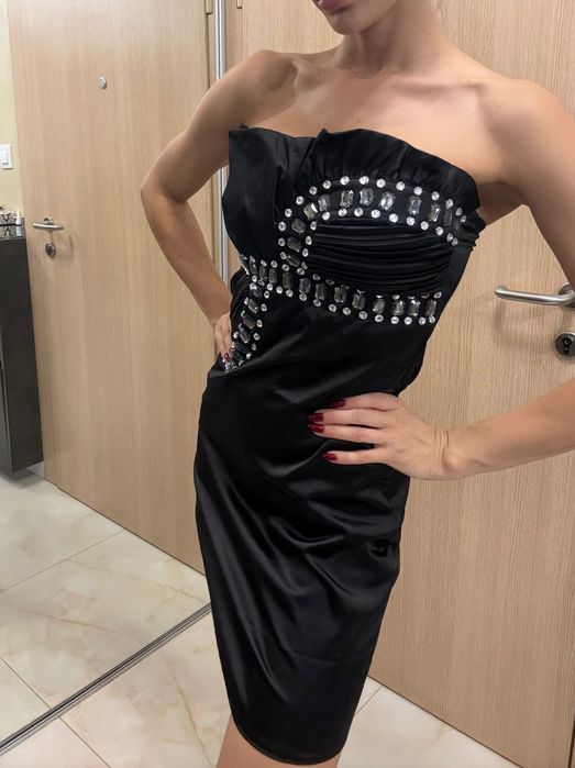 НОВА Малка черна елегантна рокля