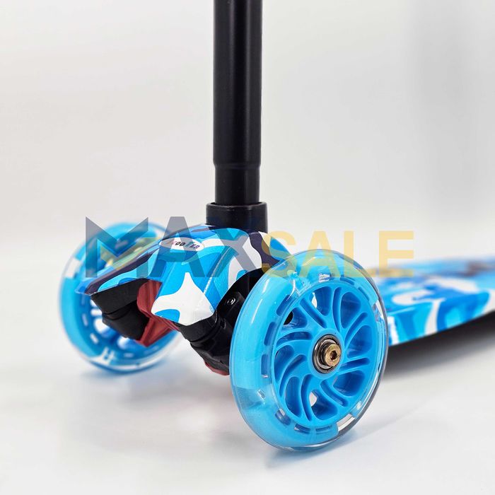 Детска тротинетка триколка камуфлаж с 3 светещи колела синьо