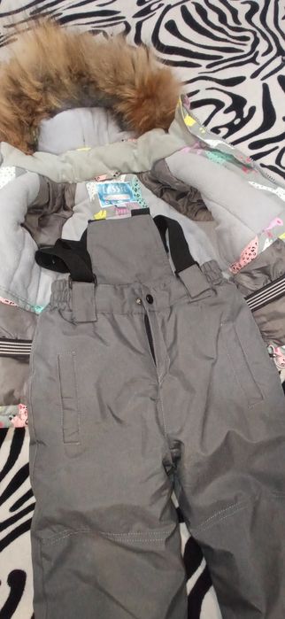 Зимний комплект  на девочку.
