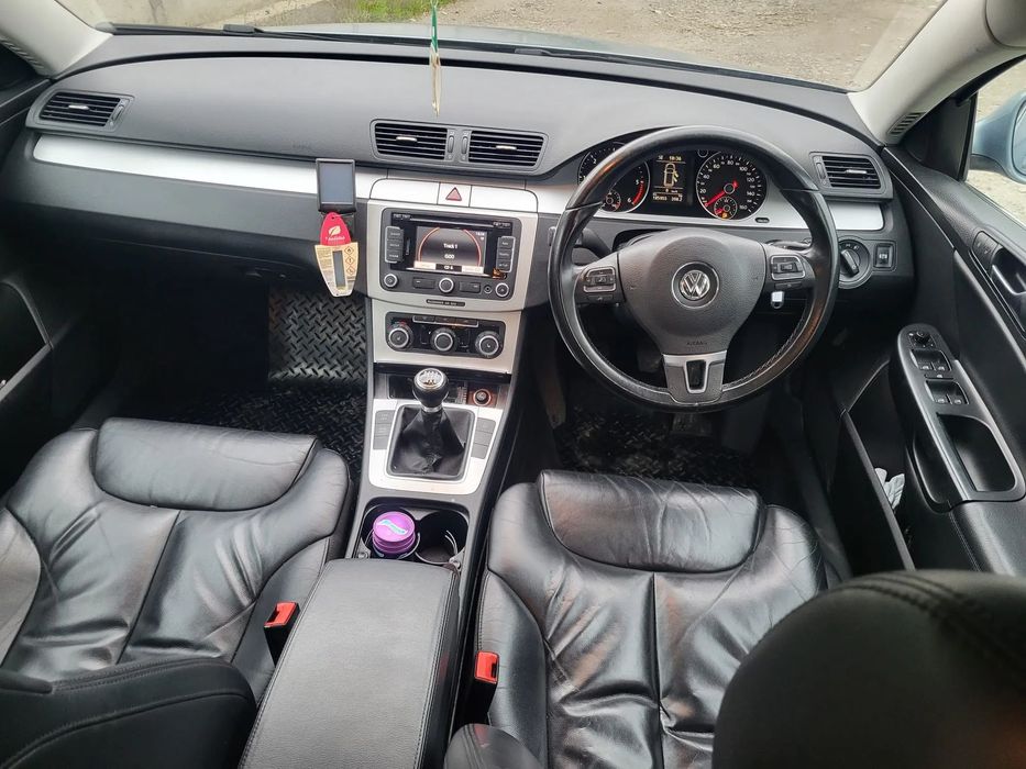 USA DREAPTA FATA / USA DREAPTA SPATE/BARA SPATE Volkswagen Passat B6 BREAK