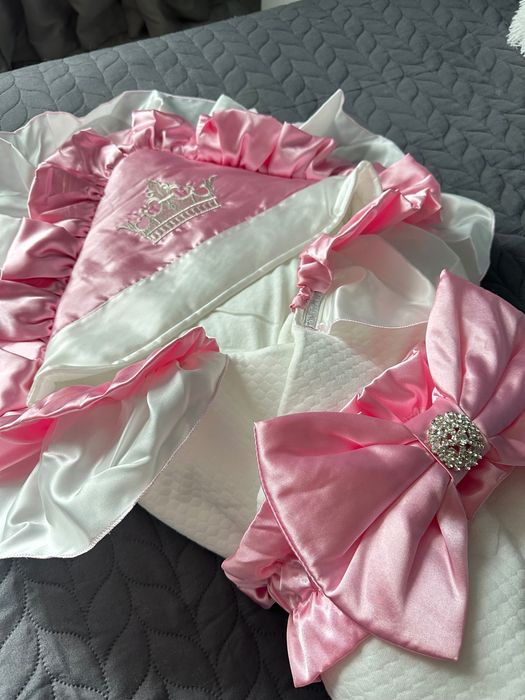 Портбебе в бяло с розово