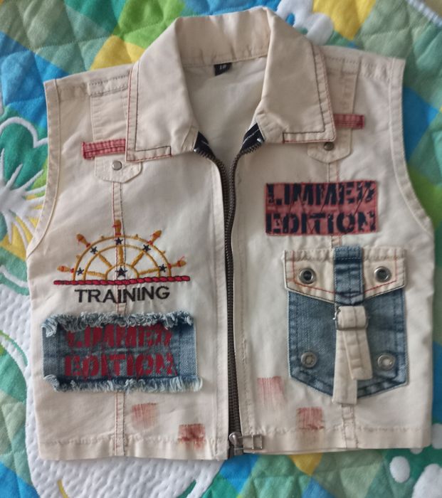 Продам костюм с джинсами детский