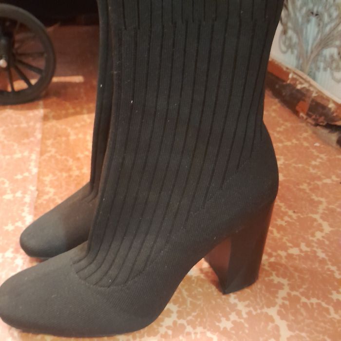 Продам б.у  полусапожки  1500тг