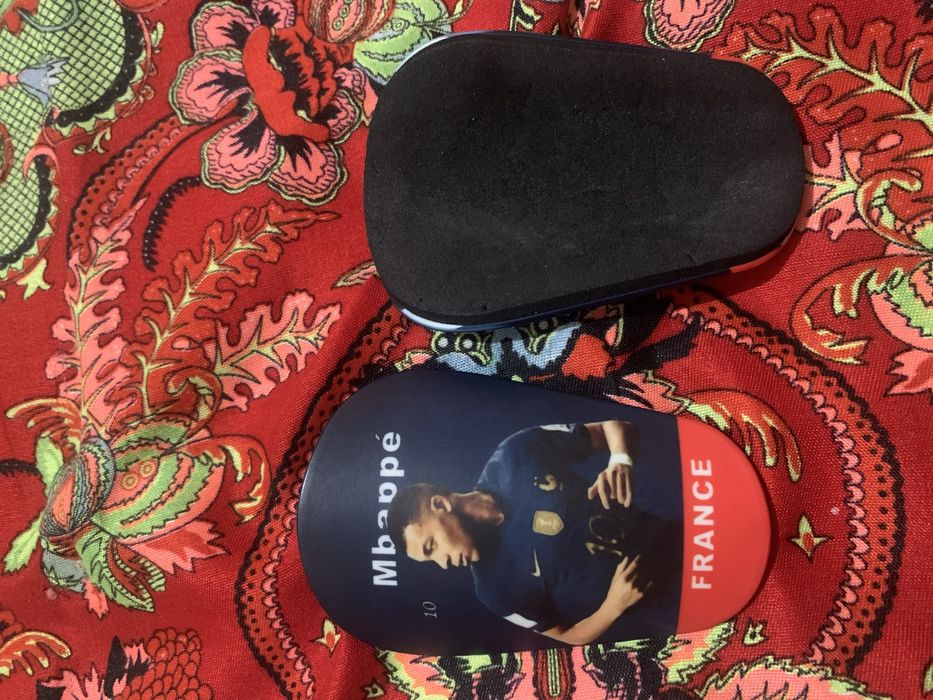 Продам бутсы за 5000тг + подарок щитки