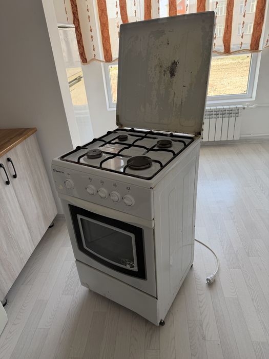 Газ плита продам.