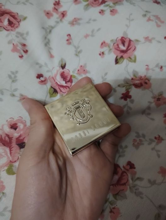 BOBBI BROWN ten moonstone