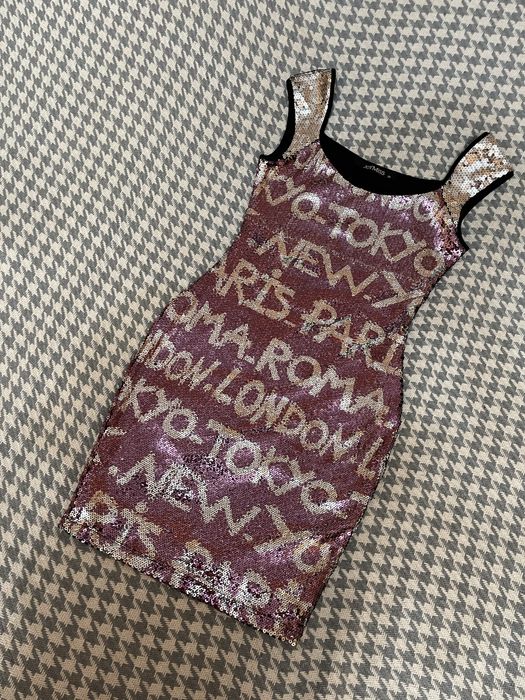 Женское мини платье с пайетками