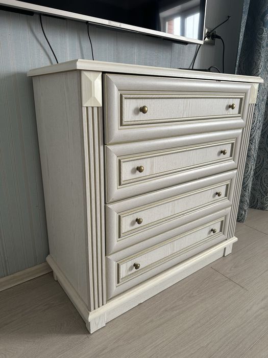 Продам комод для спальни