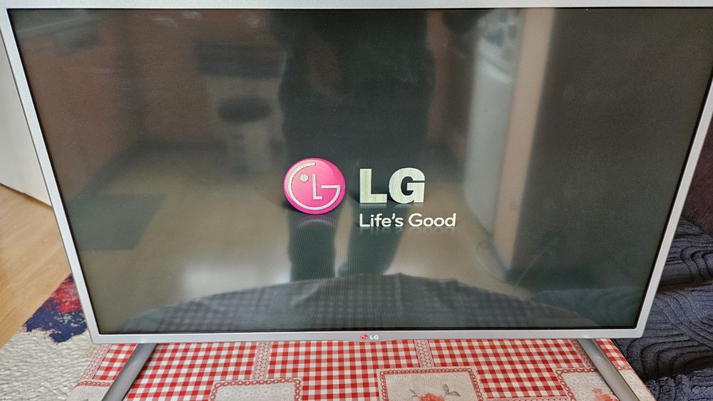 Телевизори LED Full HD Smart android tv