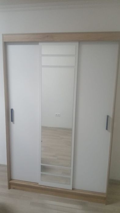 Шкаф для одежды компактный