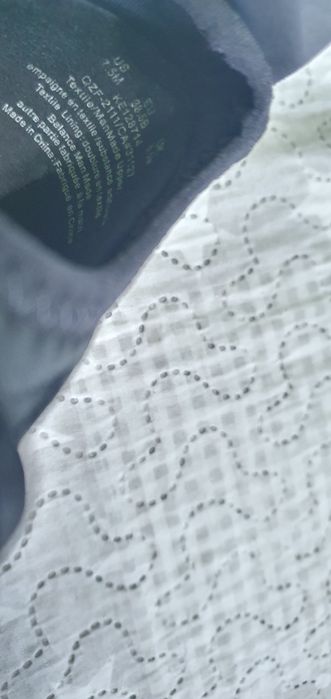 Чисто нови сникърси DKNY с неоново оранжево