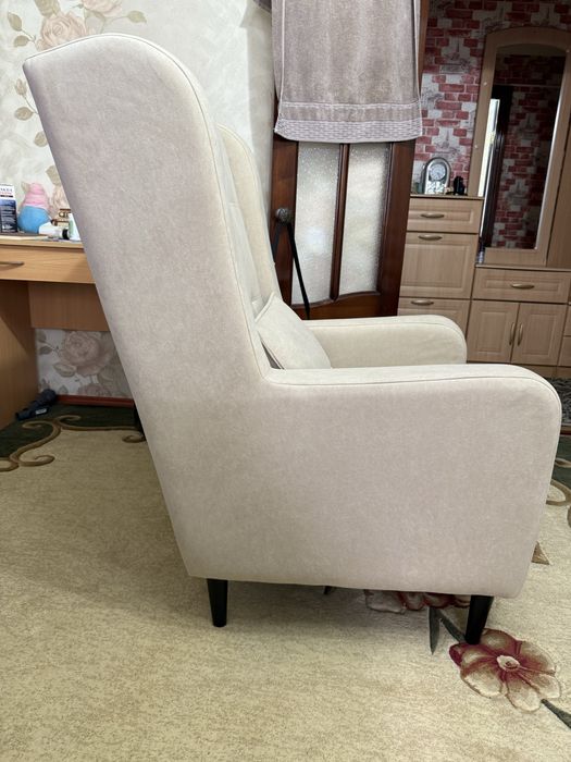 Продам кресло новое.