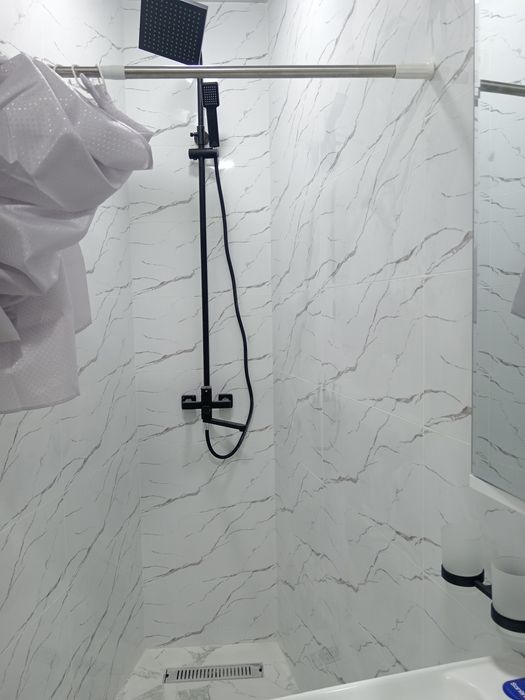 Установка Аристон ванна раковина смеситель чащагина стиральная машина.